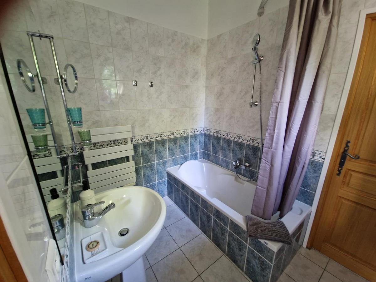 La Source De Bougival Apartment Exterior photo