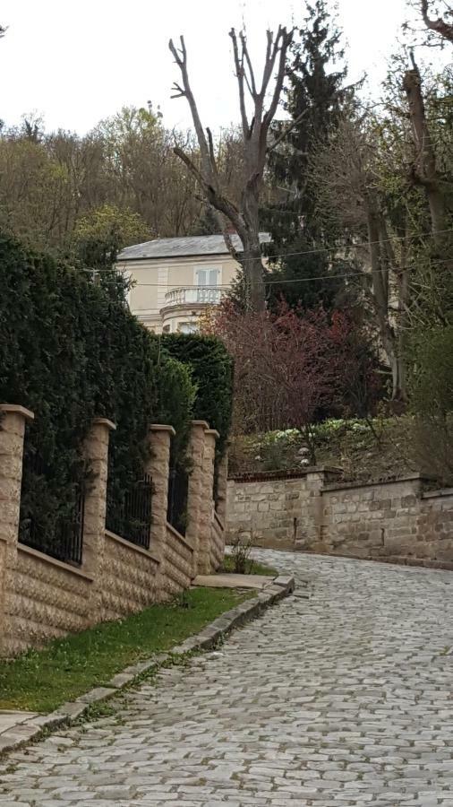 La Source De Bougival Apartment Exterior photo