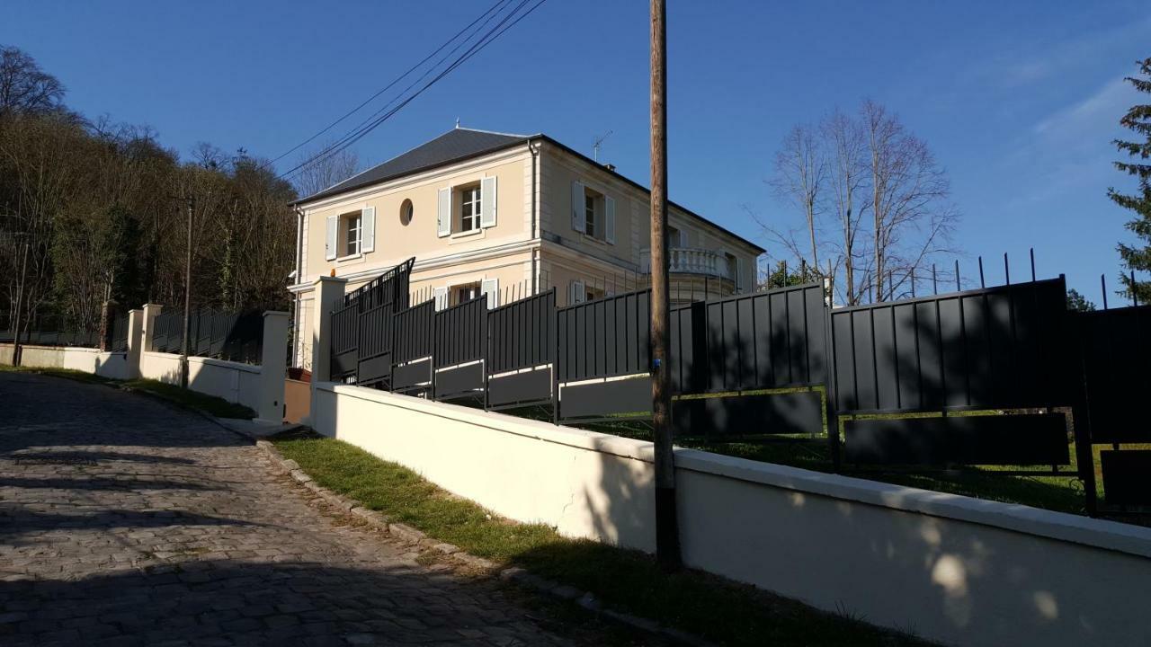 La Source De Bougival Apartment Exterior photo