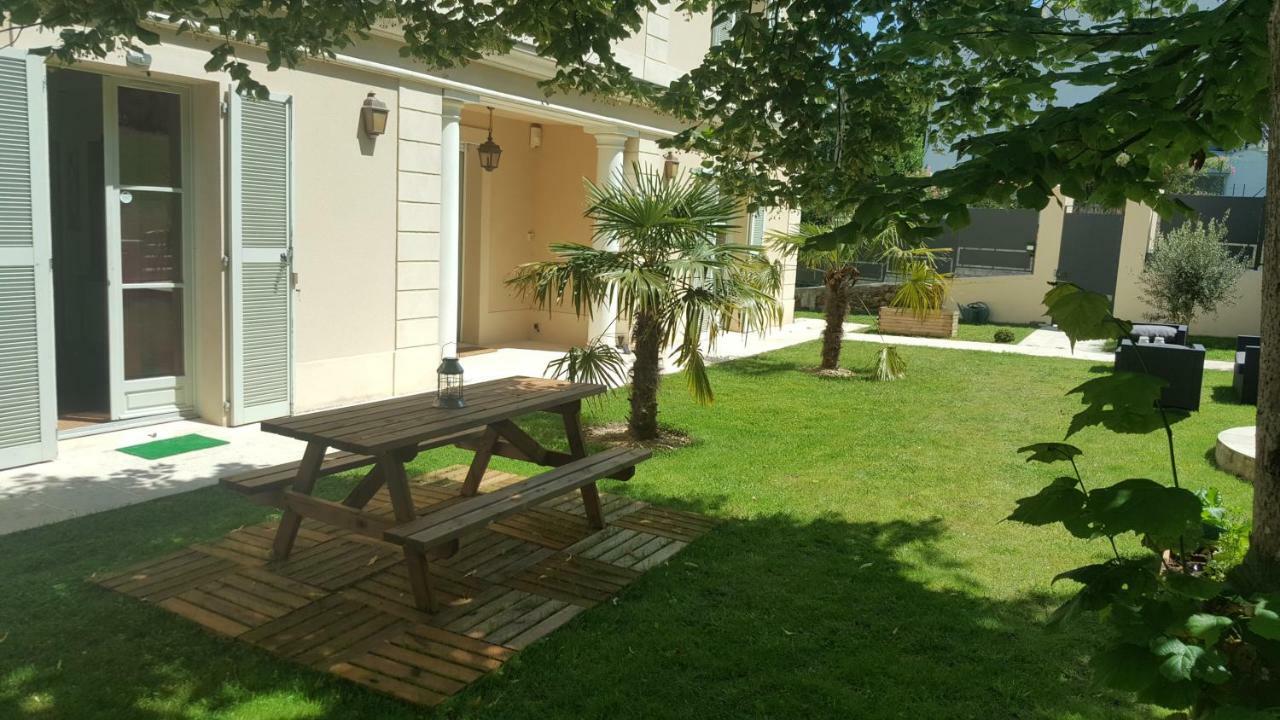 La Source De Bougival Apartment Exterior photo